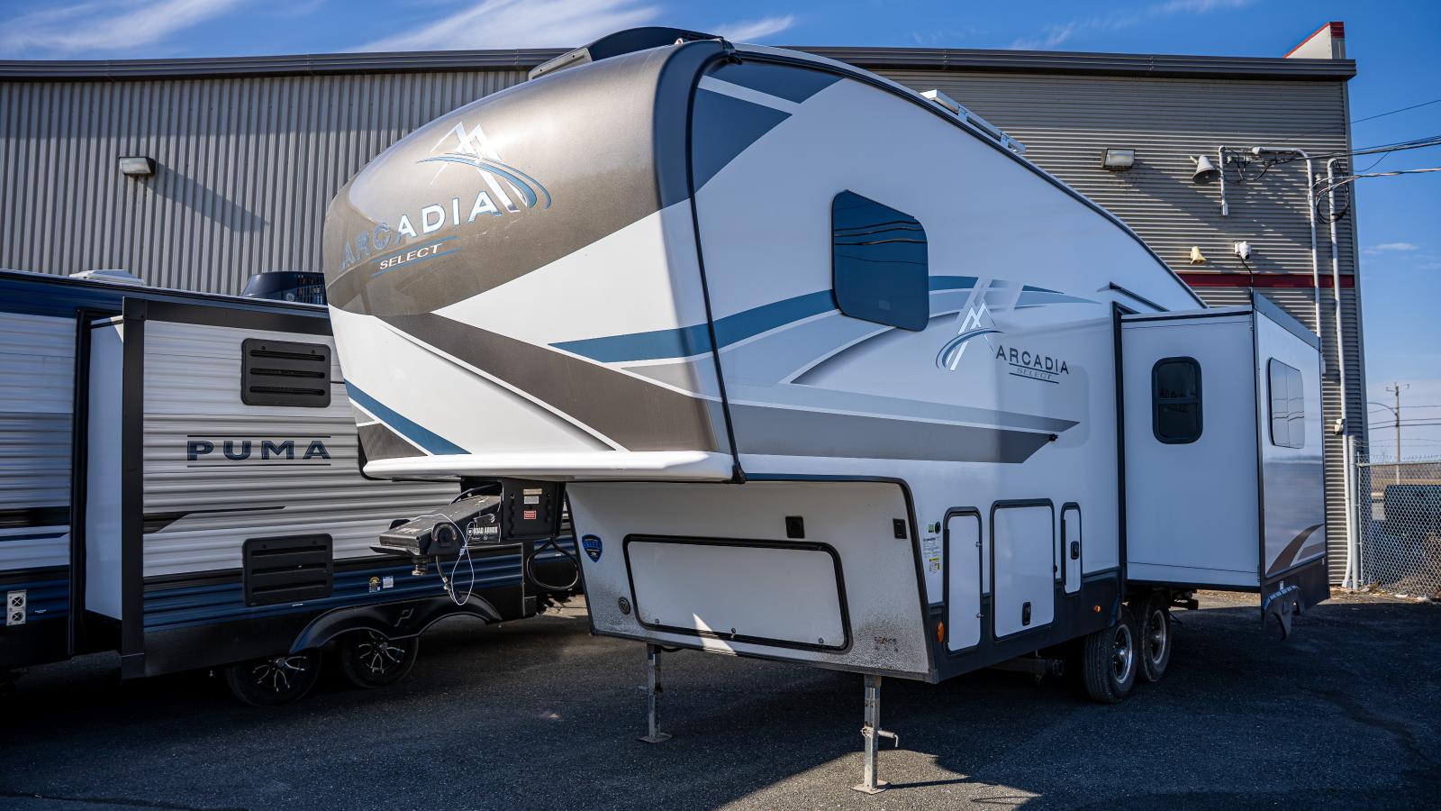 2025 ARCADIA 21SRK PAR KEYSTONE