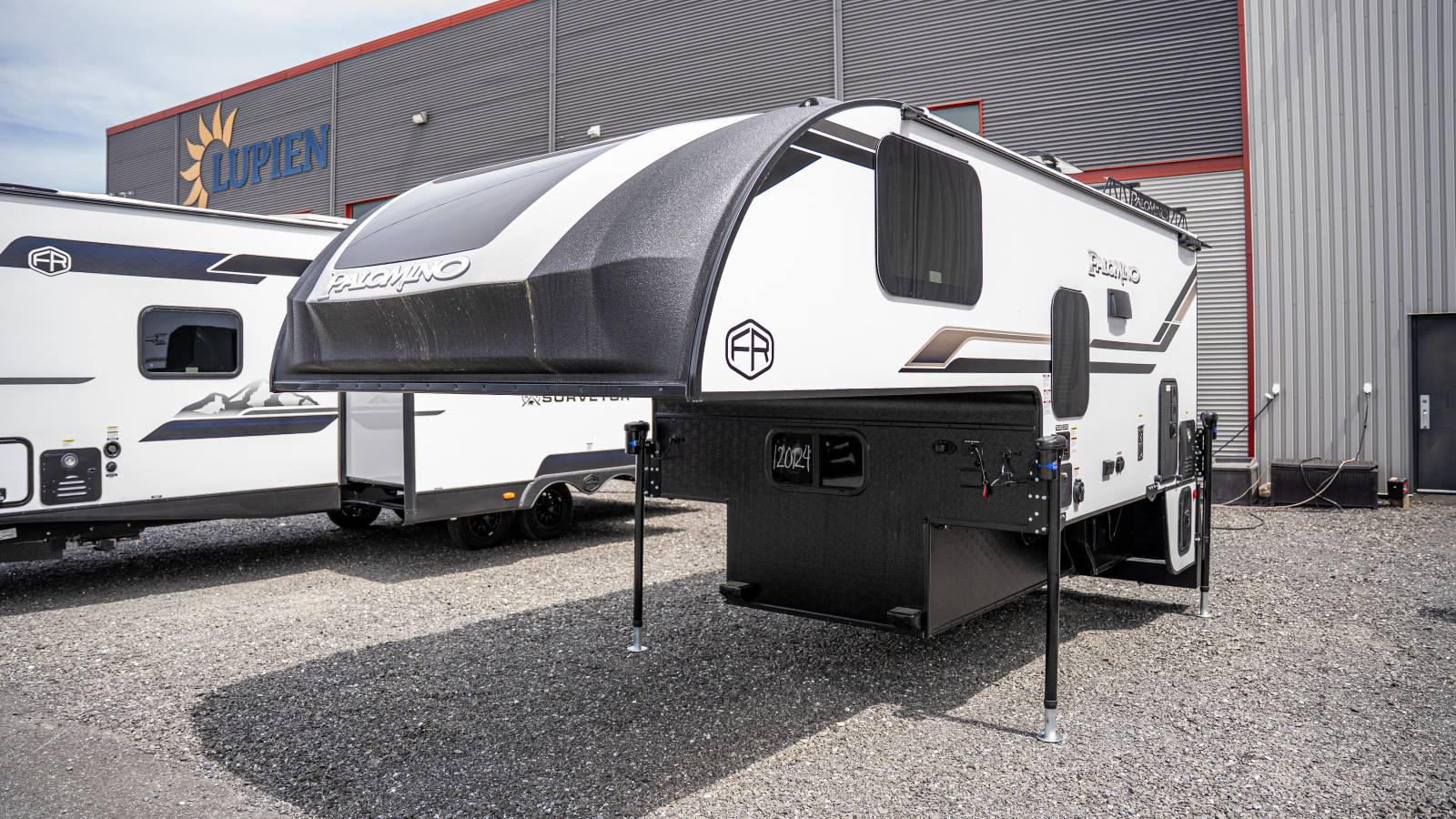 2026 PALOMINO HS8801 PAR FOREST RIVER