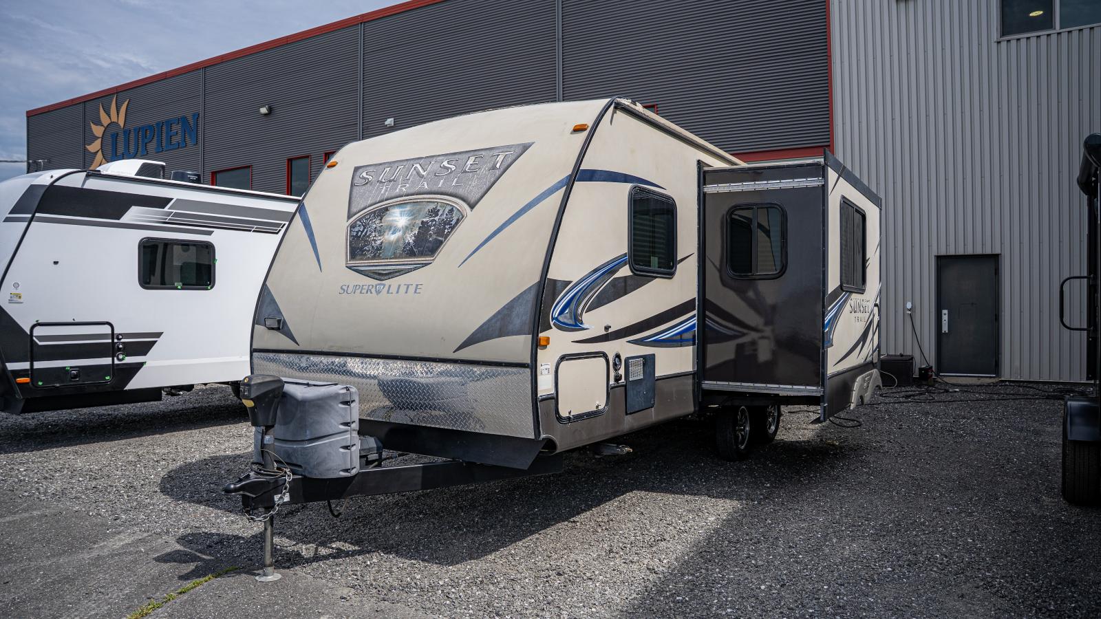 2014 SUNSET TRAIL 220RB PAR CROSSROADS