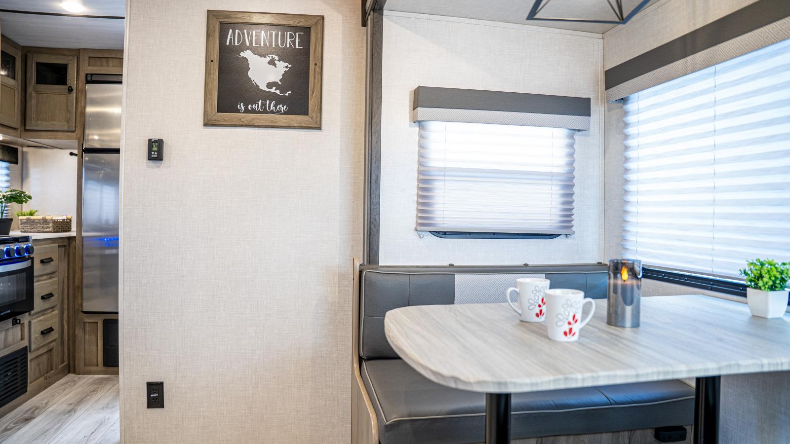 2022 SURVEYOR 203RKLE PAR FOREST RIVER - Image 9