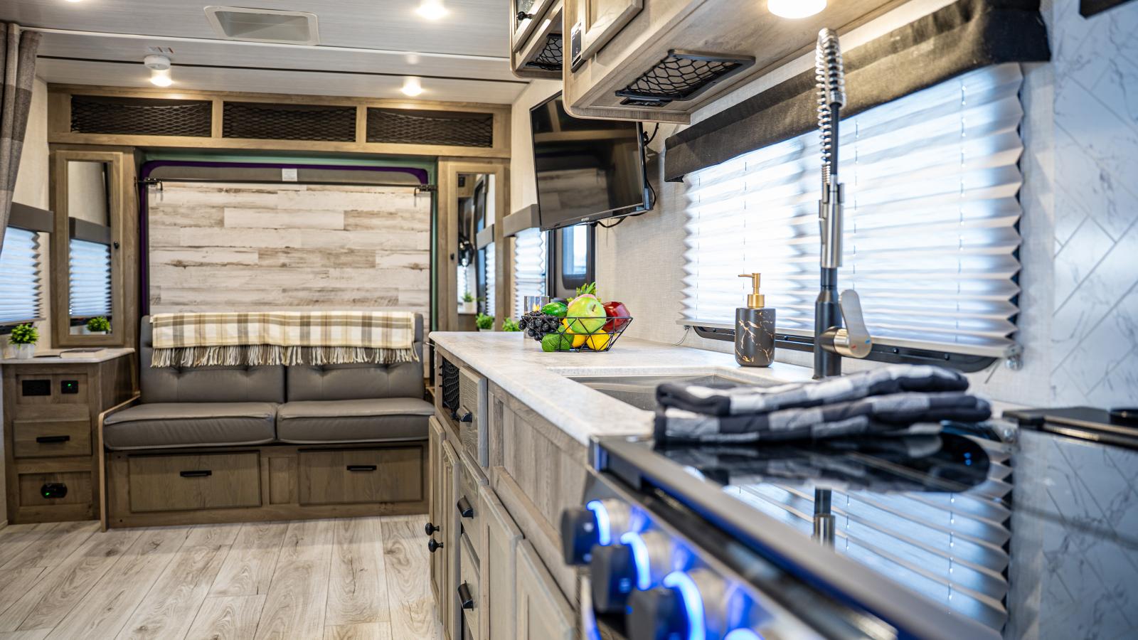 2022 SURVEYOR 203RKLE PAR FOREST RIVER - Image 12