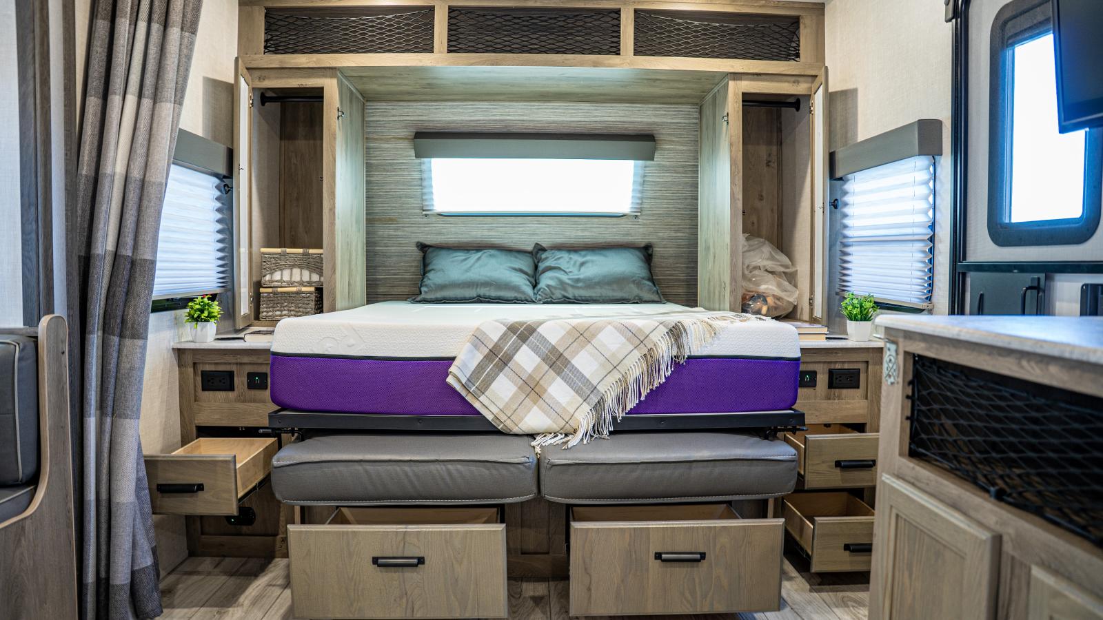 2022 SURVEYOR 203RKLE PAR FOREST RIVER - Image 25