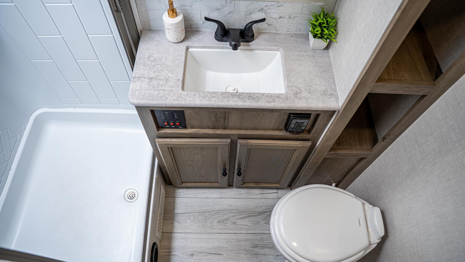 2022 SURVEYOR 203RKLE PAR FOREST RIVER - Image 26