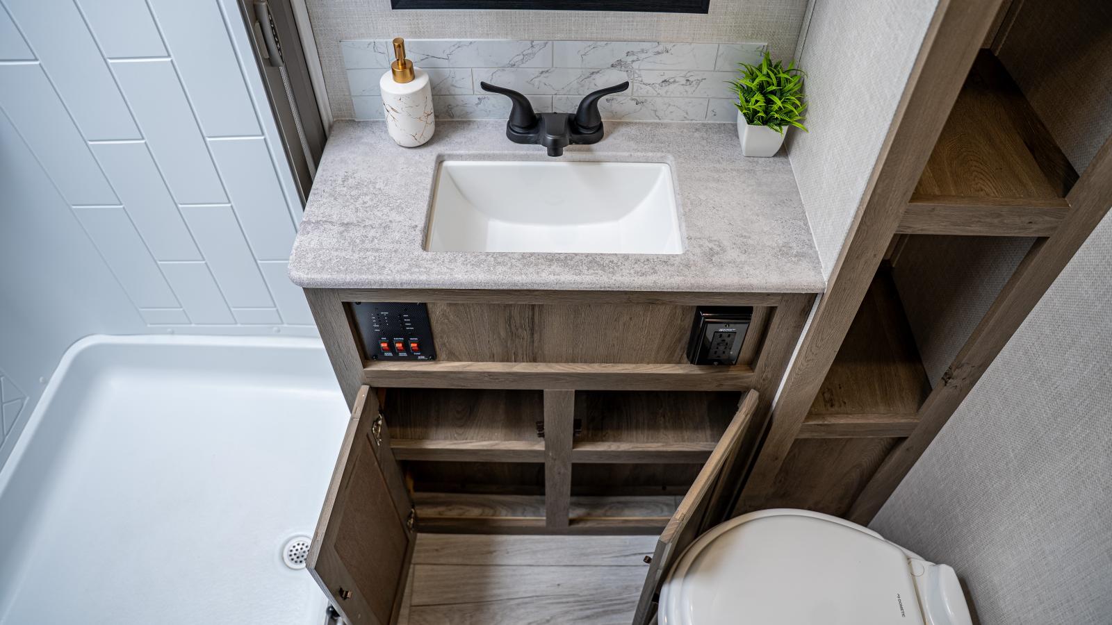 2022 SURVEYOR 203RKLE PAR FOREST RIVER - Image 27