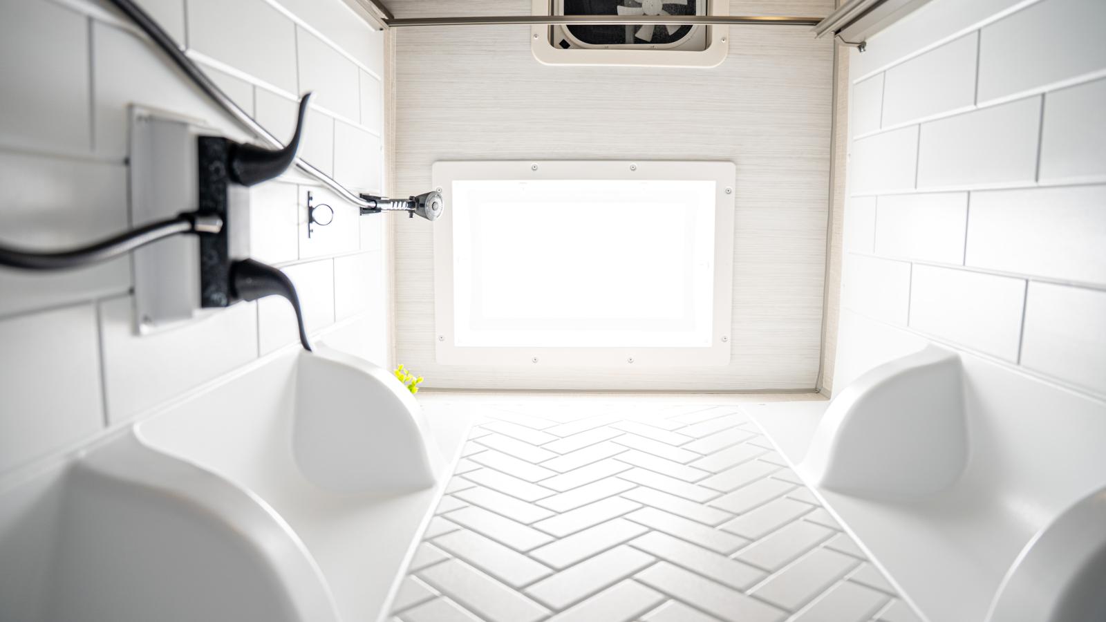 2022 SURVEYOR 203RKLE PAR FOREST RIVER - Image 30