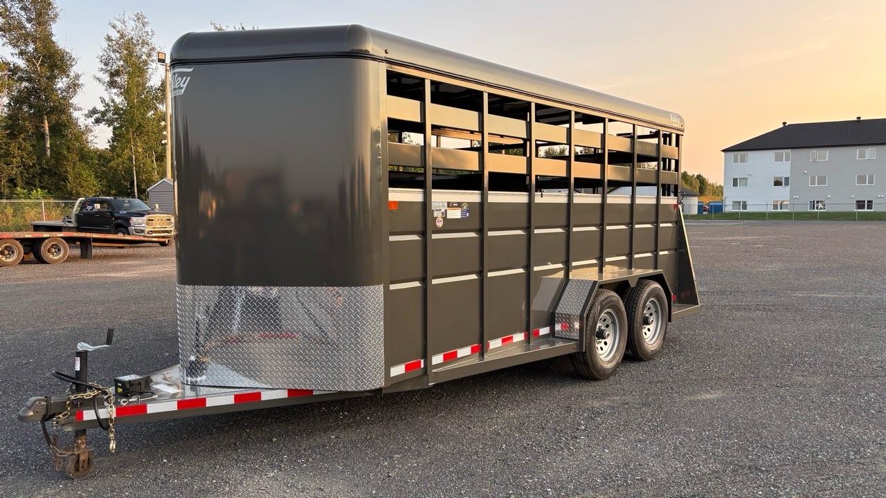 2026 LIVESTOCK 26818HD PAR VALLEY TRAILERS
