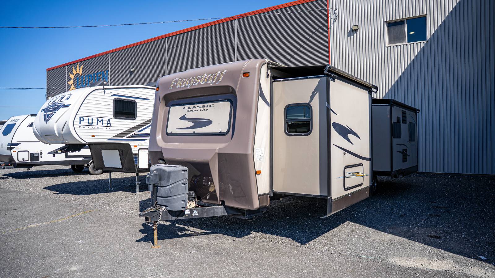 2015 FLAGSTAFF 832IKBS PAR FOREST RIVER