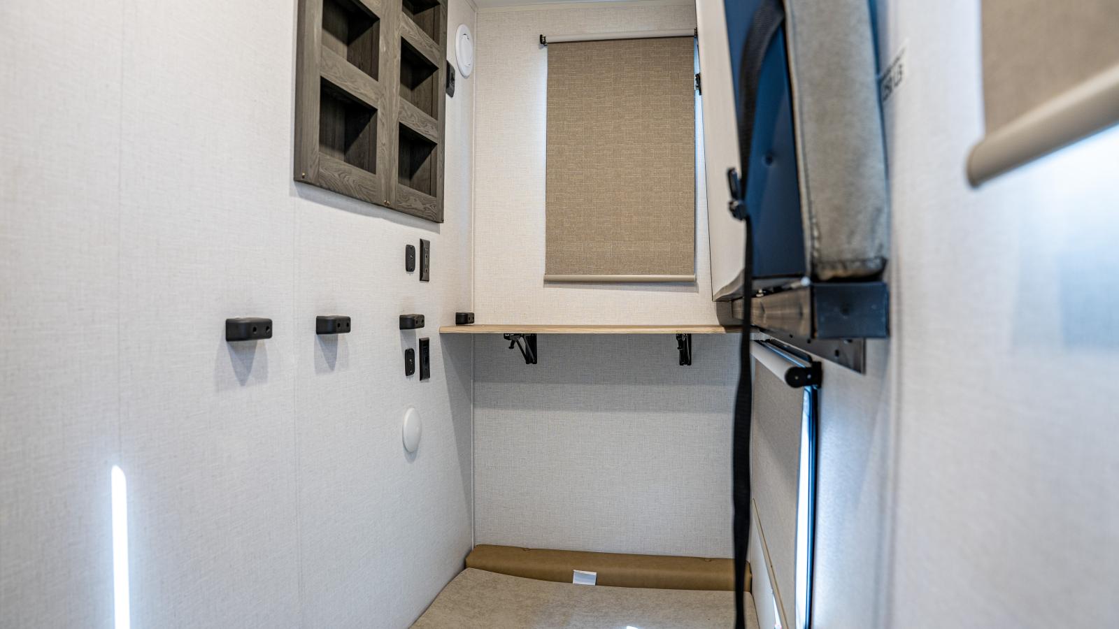 2025 IMPRESSION 282RLVIEW PAR FOREST RIVER - Image 25