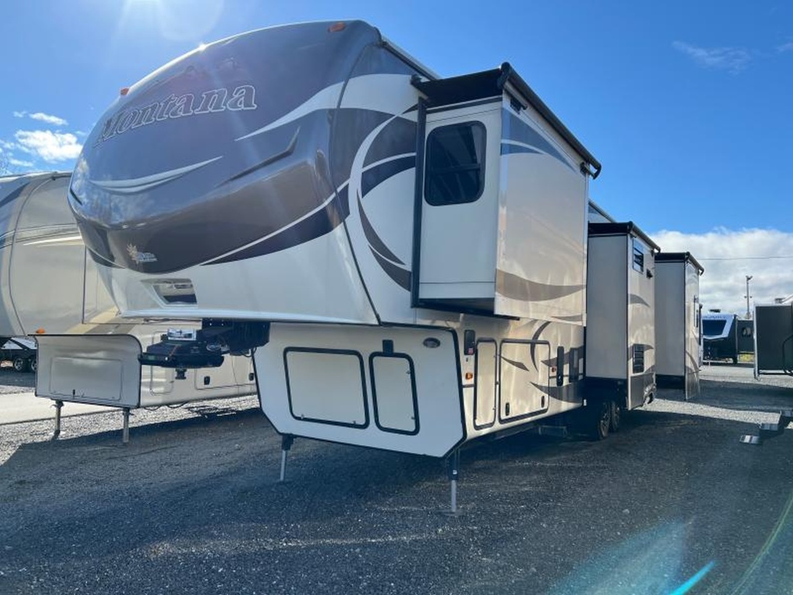 2015 MONTANA 3440RL PAR KEYSTONE