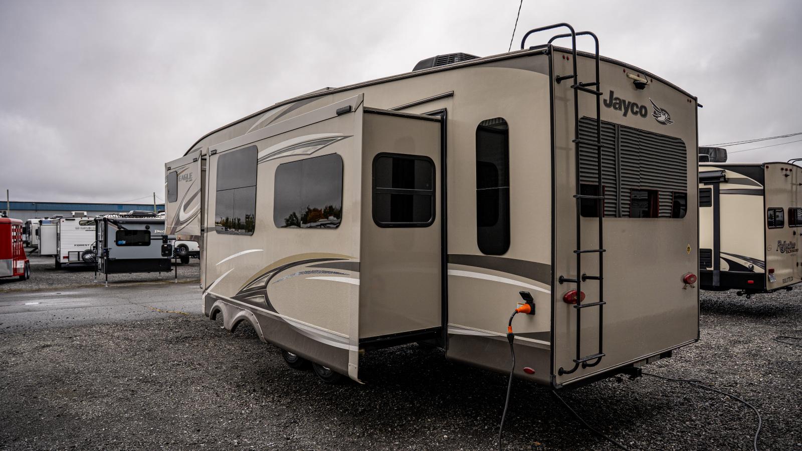 2020 EAGLE 285RSTS PAR JAYCO - Image 2