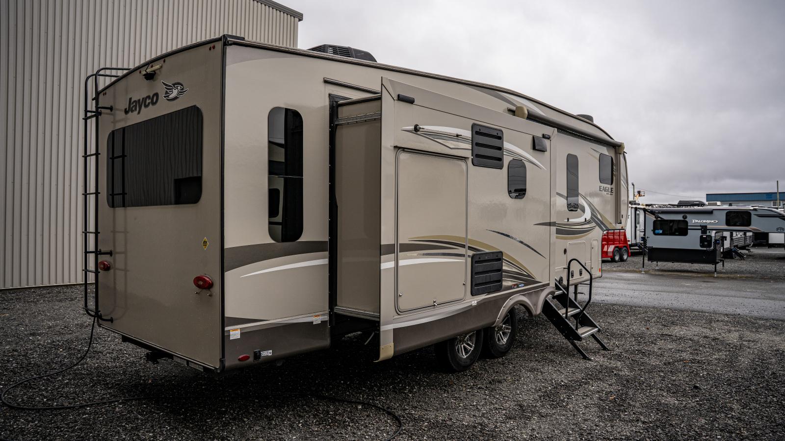 2020 EAGLE 285RSTS PAR JAYCO - Image 3