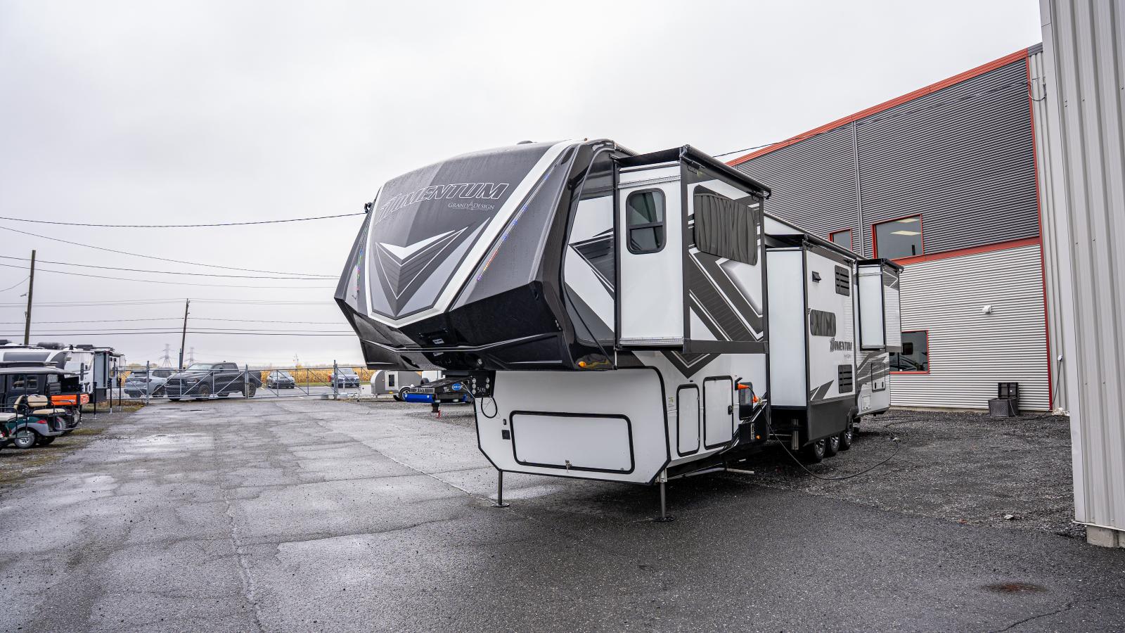 2022 MOMENTUM 376THS PAR GRAND DESIGN